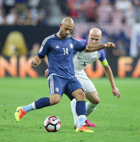 Vence Argentina a EU y es el primer finalista