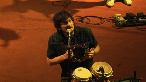 Sonaron también canciones como Zombie y Visiones, esta última, dijo León, fue su favorita de la noche.