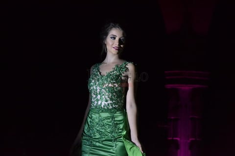 Amigos, familiares e invitados especiales se dieron cita la noche del miércoles pasado para apoyar a su candidata favorita. En esta edición, ocho duranguenses se disputaron el trono que hace un año fuera entregado a Dulce María Ontiveros Serrano, soberana de las fiestas capitalinas 452.