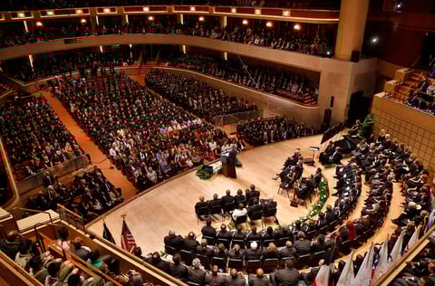 Obama reconoci&oacute; que los estadounidenses est&aacute;n perturbados por otro tiroteo en sus calles y buscan respuestas a la violencia.