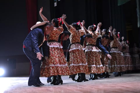 Anoche en el renovado Auditorio del Pueblo se llevó a cabo la primer presentación del Festival CIOFF México 2016.