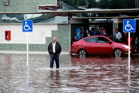 Zonas como la de la Central Camionera, se vieron afectadas por la abundante presencia de encharcamientos.