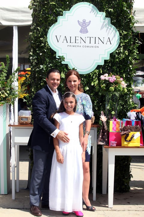 Valentina llegó acompañada de sus papás, José Antonio Ruiz Garza y Paola Guerrero Velasco.