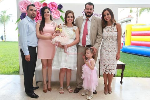 Liliana Rivas  y Reydecel Barraza Martínez; así como Rocío Fierro Rodríguez, fueron los padrinos.