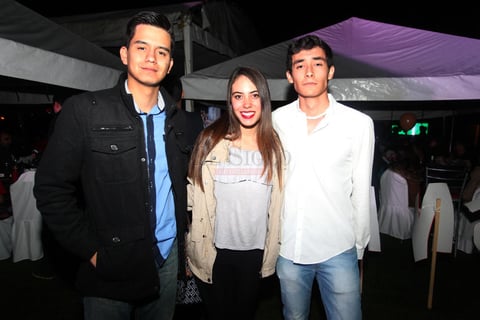 Christopher, Camila y Sebastián.