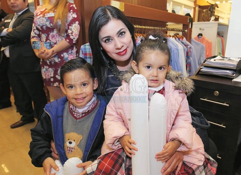 Arianna, Voctoria e Hiram.