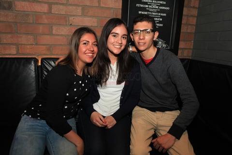Sebastián, Fátima y Regina.