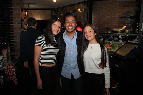 Ximena, Óscar y Alexa.