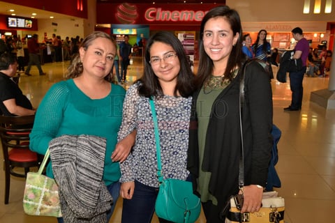 Sandra, Pamela y Ana Luisa.