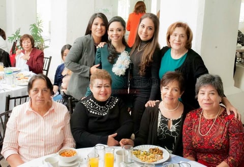 Elena, Abril, Fabiola, Lila, Tere, Irma, Salomé y Pema.