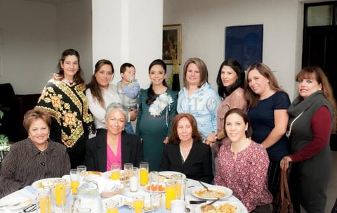Lupita Pereda, Romina Gallegos, Abril Adriana Carrasco, América, María Soto, Adriana Soto, Gloria de Medrano, Esperanza Pereda y Leonor de los Santos.