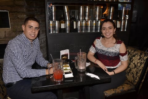 Laura Floresy Alejandro Galindo.