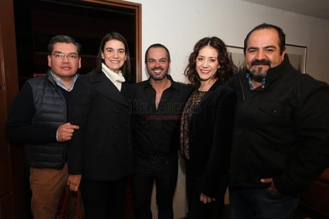 Jorge acompañado de sus amistades.