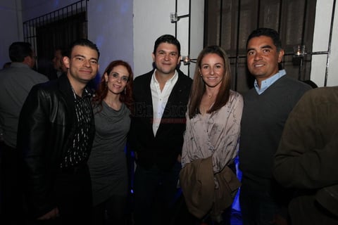Arturo Álvarez, Paola Valle, Alejandra Álvarez, Erika Ruiz e Iván Ruggeri.