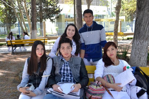 Karla, Cristian, Yesenia, Lalo y Denisse.