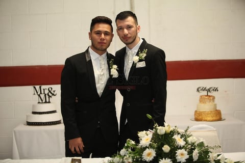 Muy feliz la pareja por haber realizado su sueño de unirse legalmente.