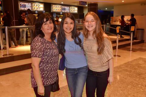 Diana, Andrea y Lupita.