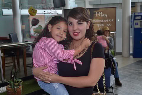 Estefanía y Karol Gándara.