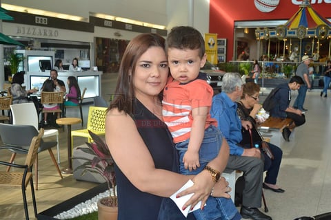 Karina Santillán y Bruno.