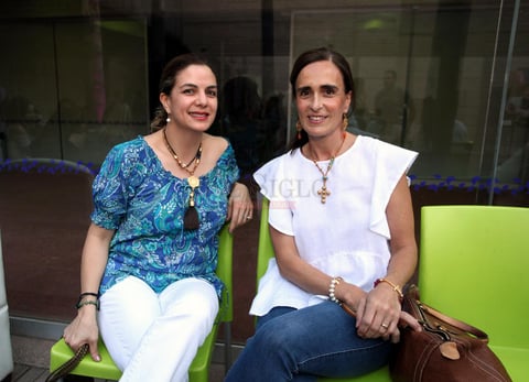 Elizabeth Saezn y Macrela Mijares.