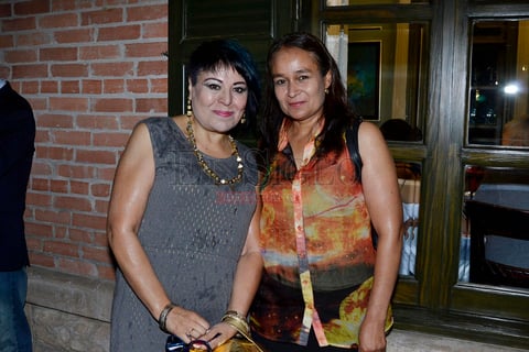 Nelly Valdéz y Artemisa Hernández.