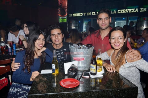 Karla, Saúl, Adrián, y Dulce.