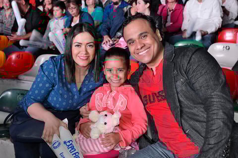 Luis Fernando y Camila Sandoval y Nancy Cháirez.