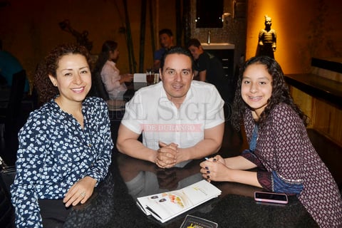 Velia, Sergio y  Emily.