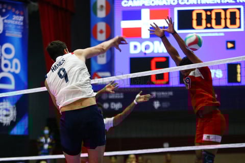 México lidera la competencia de voleibol