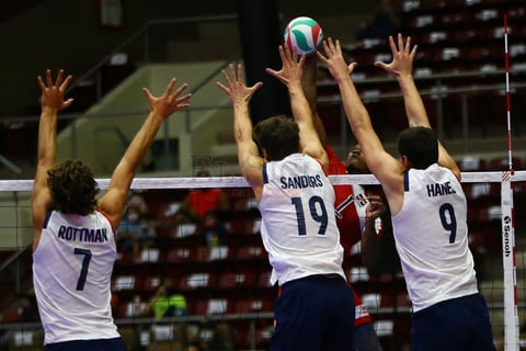 Los estadounidenses dieron cuenta de la Rep&uacute;blica Dominicana 3-1. Los parciales fueron 25-18, 23-25, 25-18 y 26-24.