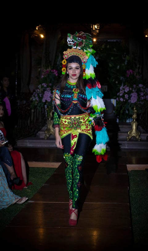 Desfile de Lalo Estrada en Mexicana Universal