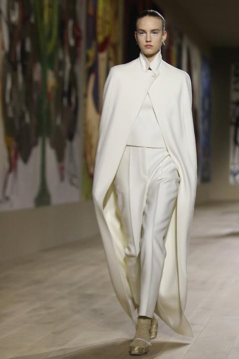 Dior presenta diseños futuristas en París