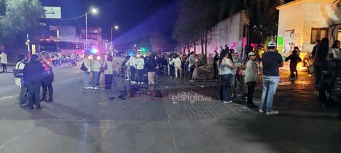 Una comisión de familiares entró al Bicentenario para entablar un diálogo con las autoridades estatales de Salud y el Gobernador