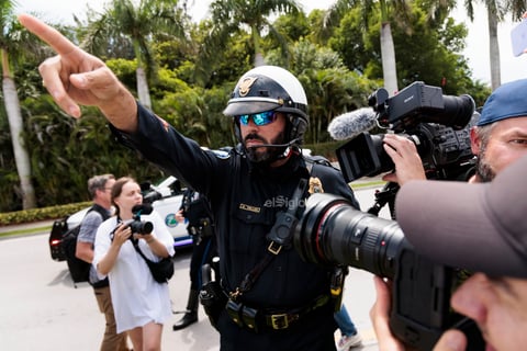 Las autoridades de Miami y del condado Miami-Dade alistan un fuerte operativo de seguridad ante la inminente llegada del expresidente de Estados Unidos Donald Trump, quien la tarde del martes comparecerá en un tribunal federal de Miami por el caso del manejo de documentos clasificados.