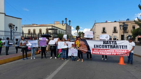 A casi un mes de la desaparición de la joven Yareli, familiares y amigos externaron su temor, porque no hay avances en las investigaciones sobre su caso en Durango