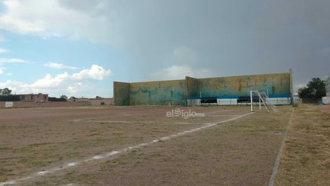La infraestructura se ha derruido debido a la carencia de mantenimiento y los actos deliberados de destrucción.