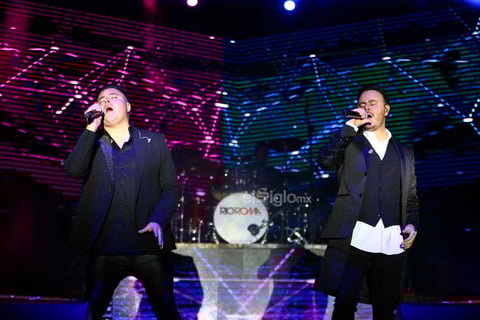 El dúo romántico Río Roma regresó a Durango e hizo latir los corazones de sus fanáticos en un concierto más de su “Rojo Tour”, ahora en la Plaza IV Centenario.