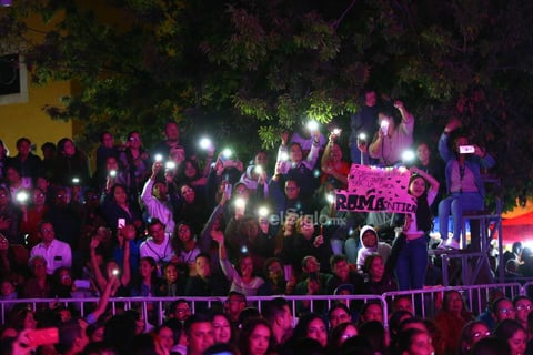 El dúo romántico Río Roma regresó a Durango e hizo latir los corazones de sus fanáticos en un concierto más de su “Rojo Tour”, ahora en la Plaza IV Centenario.