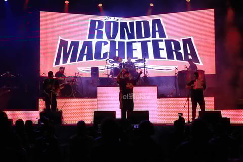 Ronda Machetera llena de cumbia la Plaza IV Centenario en la clausura del Festival Revueltas 2023