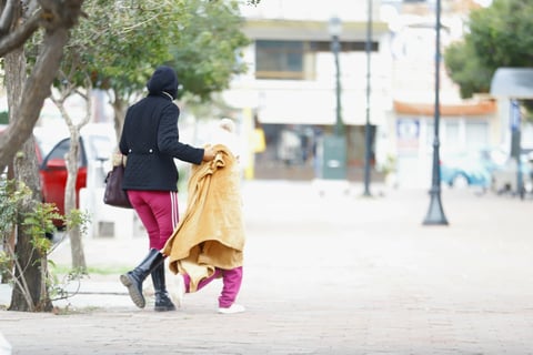 Este miércoles se reportaron bajas temperaturas en la capital duranguense, a pesar de eso, ciudadanos salieron a realizar sus actividades de manera cotidiana.