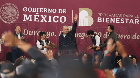 Este sábado, el presidente Andrés Manuel López Obrador visitó la capital duranguense, la primera desde el inicio de su mandato. Algunas personas aprovecharon  para manifestarse, tales como el sector salud y educativo.