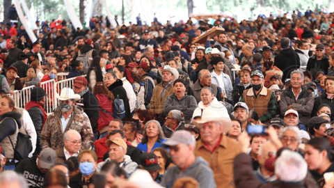 Este sábado, el presidente Andrés Manuel López Obrador visitó la capital duranguense, la primera desde el inicio de su mandato. Algunas personas aprovecharon  para manifestarse, tales como el sector salud y educativo.