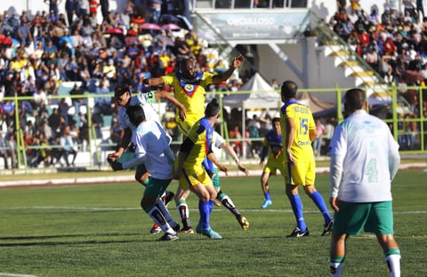 Exestrellas del Club América salieron la tarde del sábado 27 de enero al estadio Francisco Zarco y sorprender a la afición duranguense con el tradicional Juego de Leyendas.
