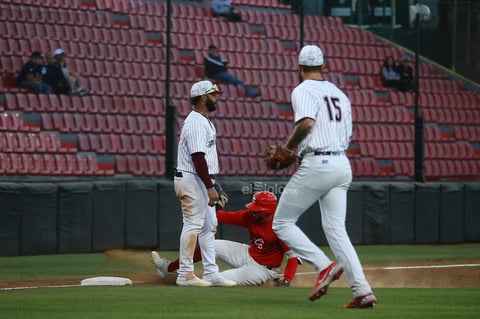 Caliente de Durango se enfrentó con la escuadra de los Algodoneros de Unión Laguna en el último juego de la pretemporada