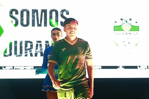 En una presentación en Paseo Durango en la que se encontraba el presidente del club, Ciro Castillo, Alacranes de Durango se mostró ante los medios de comunicación y su afición con los 3 jerseys que estarán usando en esta temporada de la Liga Premier.