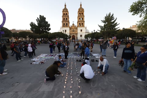 Durango es una de las 60 ciudades que se unió a la vigilia y luto nacional por Teuchitlán, Jalisco.