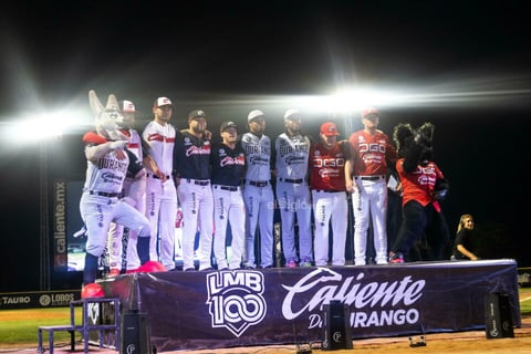 La presentación se llevó a cabo en medio de la expectativa de la noble afición duranguense que se quedó en las tribunas del Estadio Francisco Villa .