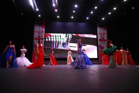 La acompañarán Alexandra Reyes y Korayma Díaz, ambas de Poanas, como princesa real y princesa, en los eventos conmemorativos del 462 aniversario de la fundación de la ciudad de Durango.