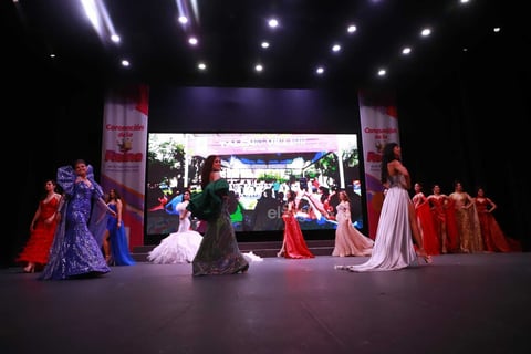 La acompañarán Alexandra Reyes y Korayma Díaz, ambas de Poanas, como princesa real y princesa, en los eventos conmemorativos del 462 aniversario de la fundación de la ciudad de Durango.
