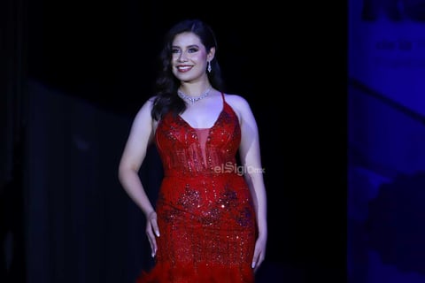 La acompañarán Alexandra Reyes y Korayma Díaz, ambas de Poanas, como princesa real y princesa, en los eventos conmemorativos del 462 aniversario de la fundación de la ciudad de Durango.